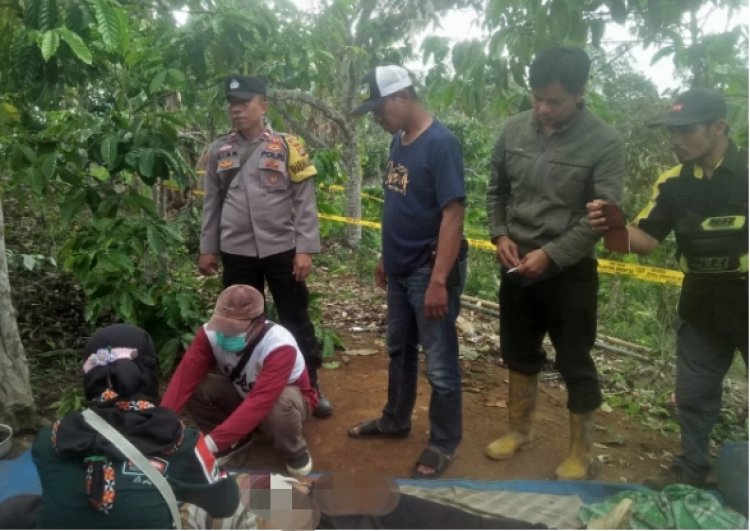 Polisi Quick Response Datangi TKP Warga Gantung Diri