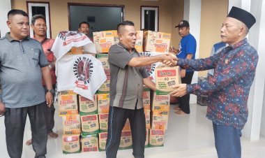 Pamagar Bagikan Bantuan Sembako pada Warga Terdampak Banjir