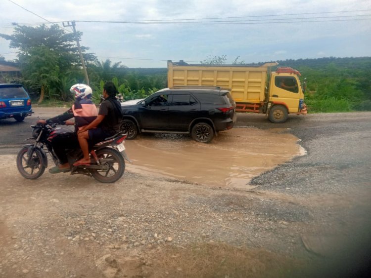 Jalan Amblas Depan SPBU Simp PJR Rohil Butuh Perhatian Khusus Pemprov Riau