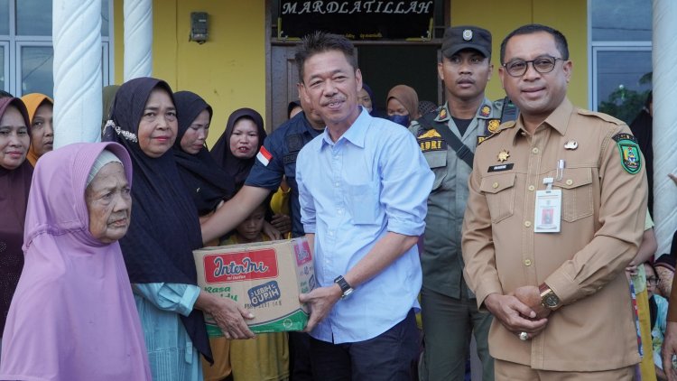 Tinjau Warga Bagan Jawa Terdampak Banjir, Bupati Berikan Bantuan Sembako