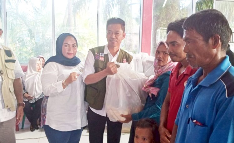 1350 Paket Sembako Bagi Korban Banjir Dibagikan, Bupati Rohil : Terimakasih PT. Mass 2