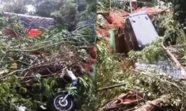 Sejumlah Kendaraan dan Rumah Terkena Longsor di Jalan Sibolga -Tarutung