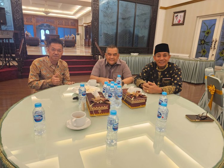 Gubri Fasilitasi Permasalahan Bupati dan Wabup Rohil, Sulaiman Batal Hadir
