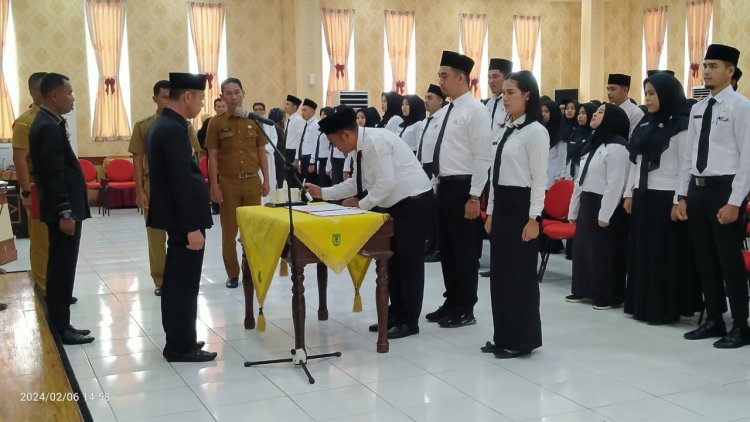 Serahkan 84 SK PNS Formasi Tahun 2021, Bupati Lantik Jabatan Fungsional Tertentu