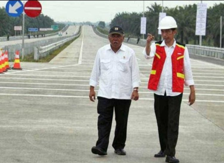 Presiden Joko Widodo Resmikan Jalan Tol Trans Sumatera di Sumatrera Utara.