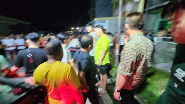 Tengah Malam Bupati Rohil Turun ke Lapangan, Pantau Kebakaran Rumah Warga