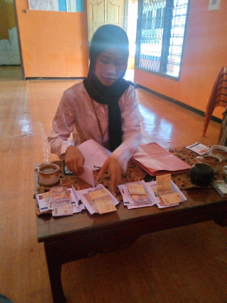 Warga Kembalikan Uang  Dugaan Money Politik Caleg DPRD Lamsel, Ali Sopian ke Panwaslu