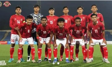 Ajak Warga Nobar di Rumah Dinas, Bupati Rohil Dukung Timnas U-23