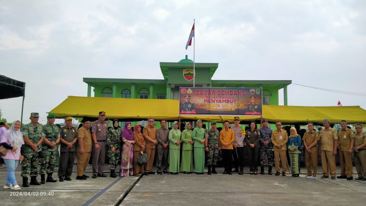 Bupati Hadiri Bazar Sembako Murah Kodim 0321 Rohil, Sambut Idul Fitri 1445 H