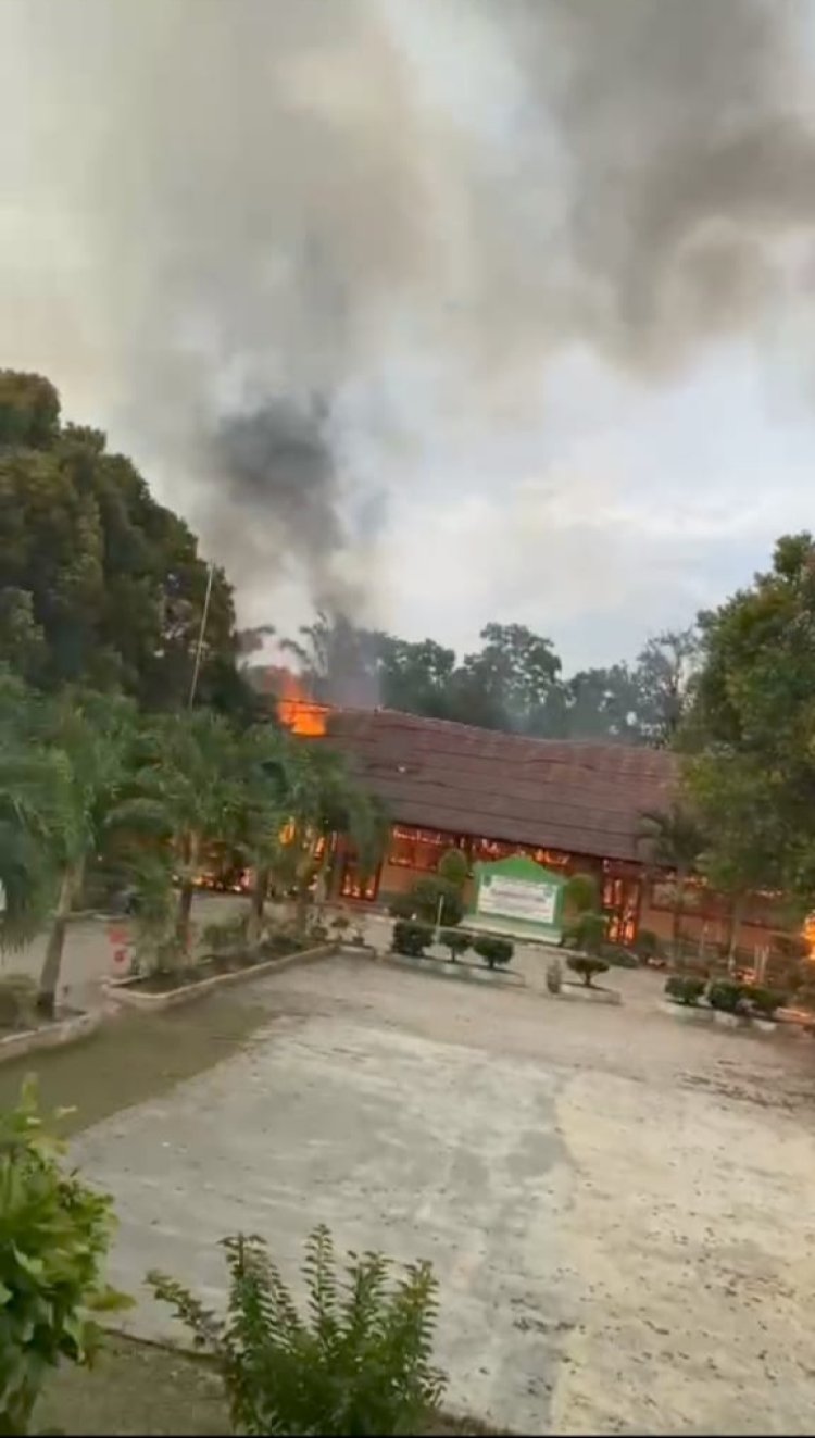 Bangunan SDN 001 Kencana Ludes Dilalap si Jago Merah, Diduga Akibat Korsleting Listrik