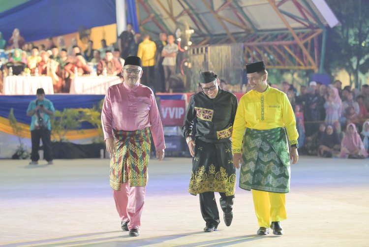 Pawai Ta'aruf dan Stand Bazar Rohil Juara 1 MTQ ke XLII Provinsi Riau