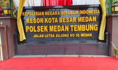 Kapolrestabes Medan Beserta Toko Masyarakat Bunyikan Sirine Tanda Terbentuknya Polsek Medan Tembung
