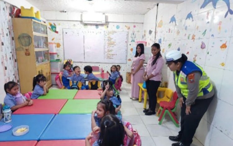 Sat Lantas Polres Pelabuhan Belawan Gelar “Polisi Sahabat Anak” Kepada Murid TK