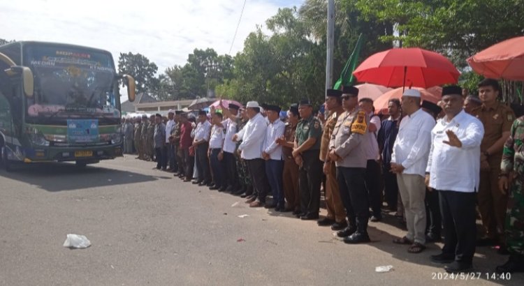 Bupati Lepas Keberangkatan 351 Calhaj Asal Madina, 2 Warga Tertunda Karena Sakit