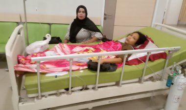 Kunjungi Istri Rekan Media yang Sakit, Pengurus FWBB Donorkan Darah