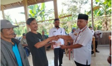 49 KPM Terima Bantuan Langsung Tunai Dana Desa di Pekon Rigis Jaya