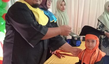 14 Orang Siswa/i Yayasan RA Al Muhajirin Angkatan ke XVIII Tahun 2023/2024 Diwisuda