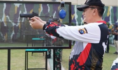 Peringati Hari Bhayangkara ke-78, Polda Riau Bersama Jurnalis Gelar Lomba Menembak