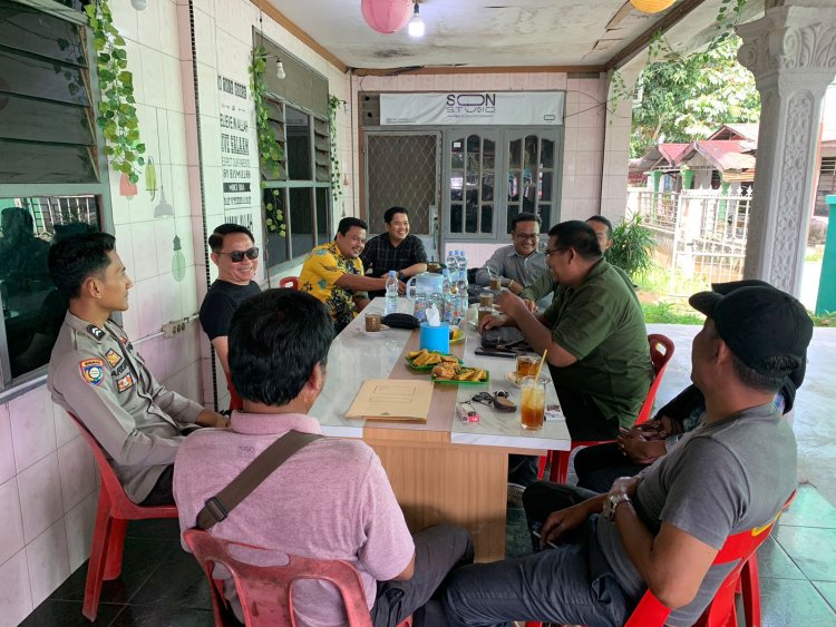 Ngopi Bareng Bersama Awak Media, Kapolsek Bagan Sinembah Jalin Silaturahmi