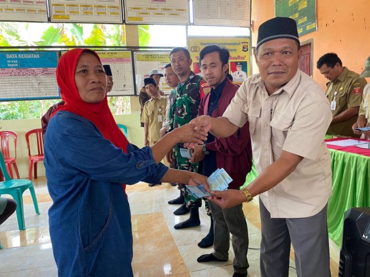 Pemerintah Pekon Marga jaya Salurkan BLT-DD Perdana Tahun 2024 Kepada 24 KPM