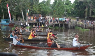 Lomba Sambut HUT RI Ke-79, Pacu Sampan Jadi Hiburan Warga Tanah Putih