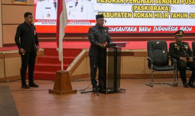 Sekda Rohil Kukuhkan Paskibraka HUT Kemerdekaan RI ke-79 Tahun 2024