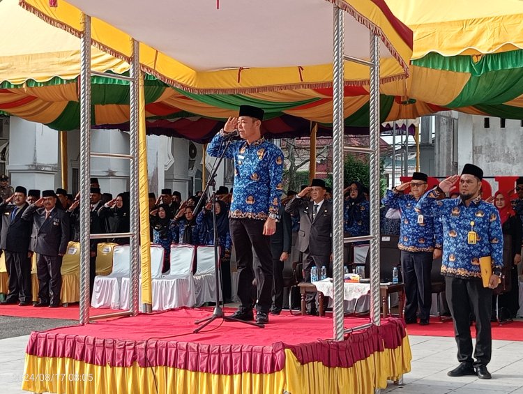 Upacara Hari ke 17, Bupati Rohil Ingatkan OPD Berikan Pelayanan Terbaik Bagi Masyarakat