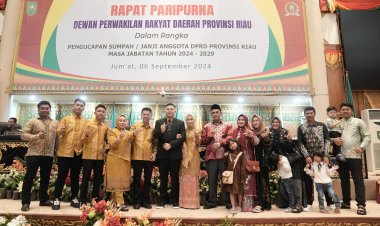 Pelantikan Anggota DPRD Riau, Nalladia Ayu Rokan, Termuda se-Indonesia