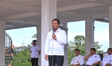 Hari Pertama Menjabat, Plt Bupati Rohil Gelar Silaturahmi dengan Petugas Kebersihan DLH