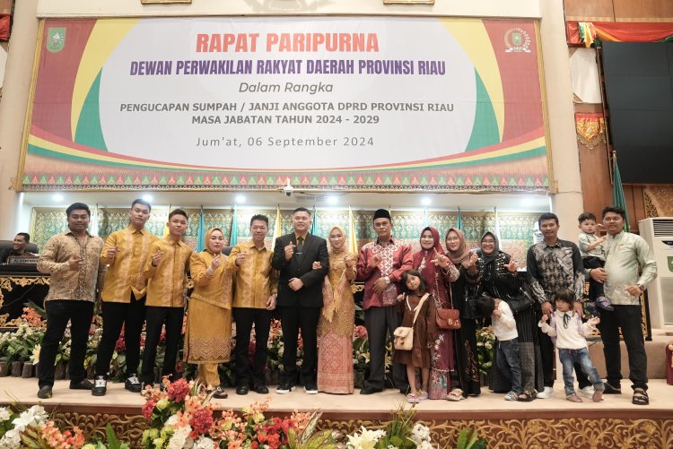 Pelantikan Anggota DPRD Riau, Nalladia Ayu Rokan, Termuda se-Indonesia