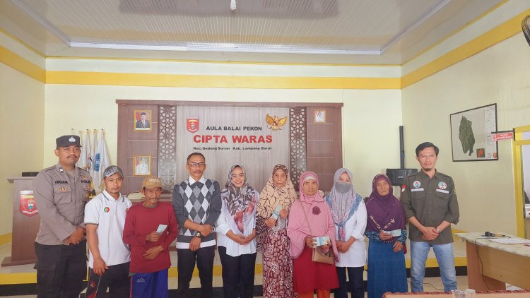 Pemerintah Pekon Ciptawaras Kembali Salurkan Bantuan BLT – DD Tahap Satu 30 KPM Anggaran 2024