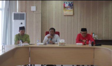 Plt. Bupati Rohil Pimpin Rapat Evaluasi Kinerja di Lingkungan Sekretariat Daerah