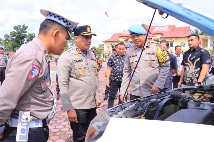 Kabid Propam Polda Riau Bersama Kapolres Rohil Gelar Apel Cek Sarpras Kesiapan Pengamanan Pilkada 2024