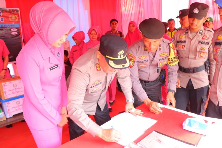 Kapolres Rohil Berikan Bingkisan ke Personel Jaga Pospam dan Posyan Ops Lilin LK 2024