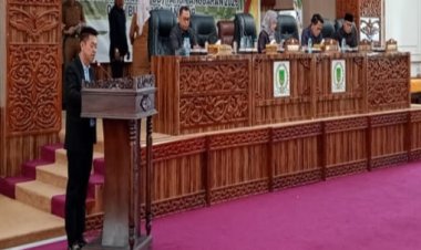 Rapat DPRD, Bupati Rohil Sampaikan Nota Keuangan Ranperda APBD Tahun 2025
