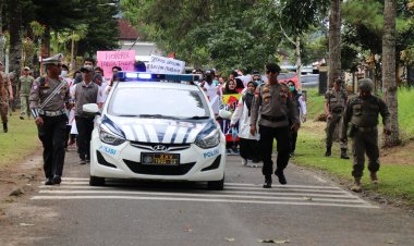 Polres Lampung Barat Kawal 500 Masa Aksi Damai Honorer R2 dan R3