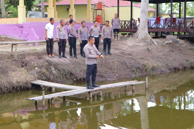 Kapolres Rohil Tebar 10 Ribu Bibit Ikan, Dukung Program Ketahanan Pangan Nasional