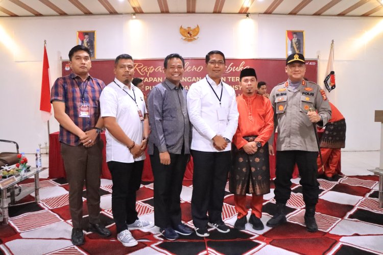 Kapolres Rohil Hadiri Pleno Penetapan Bupati dan Wakil Bupati Terpilih Pilkada 2024
