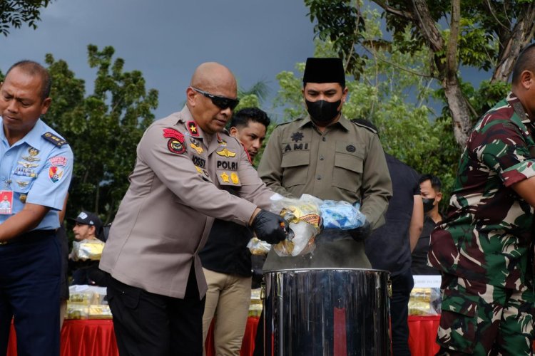 Polda Riau Musnahkan Miras,Narkoba dan Knalpot Brong Jelang Bulan Ramadhan