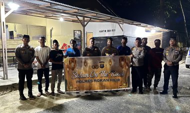 Kapolres Rohil Beserta PJU Sahur On The Road, Makan Bersama dengan Warga