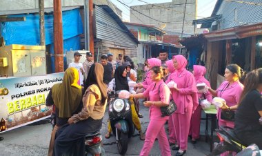 Marhaban Ya Ramadhan, Polsek Panipahan dan Bhayangkari Bagikan Takjil