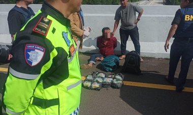 BNNP dan PJR Polda Lampung Gagalkan Penyelundupan 15 Kg Sabu di Tol Terpeka