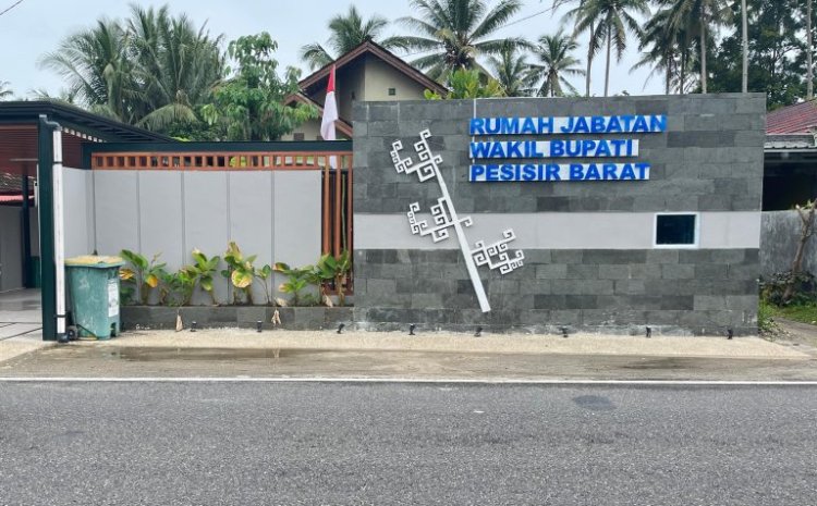 Rehab Rumah Dinas Wakil Bupati di Pesibar, Baru Seumur Jagung Sudah Bocor!!!