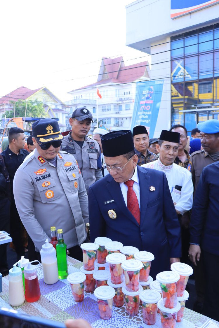Kapolres Rohil Hadir dan Tinjau Pembukaan Pasar Ramadhan di Bagansiapiapi