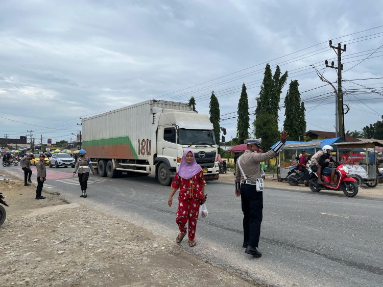 Polres Rohil Bersama 13 Jajaran Polsek, Gelar Pengamanan dan Gatur Lalin di Pasar Ramadhan
