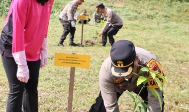 Kapolres Rohil Bersama PJU Tanam Bibit Pohon, Jaga Lingkungan Tetap Asri