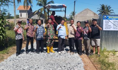 Pemdes Serdang Giat Pengerasan Jalan Sepanjang 1 Km di Dusun 1 A