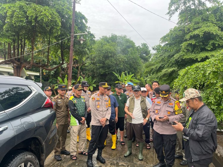 Respon Cepat, Kapolres Lampung Utara Bersama Bupati Kunjungi Lokasi Banjir di Kecamatan Kotabumi