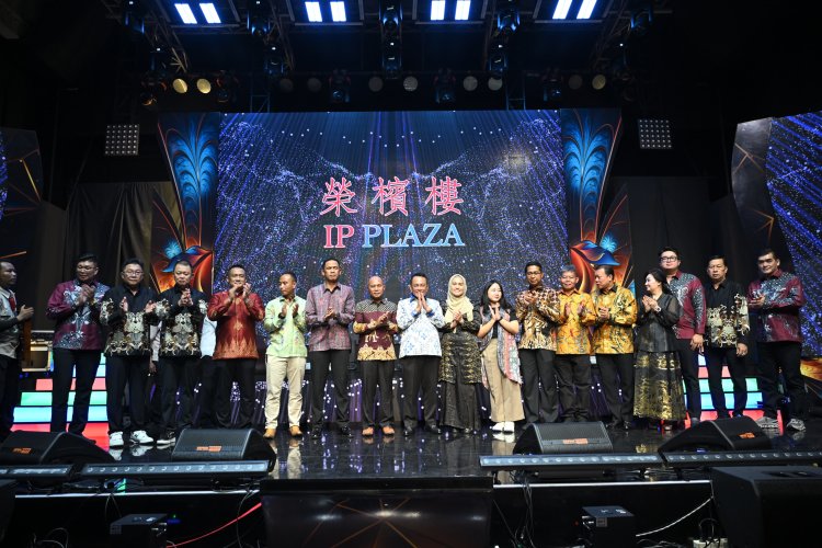 Artis Luar Negeri Tampil  di IP Plaza, Malam Even Bakar Tongkang Semarak