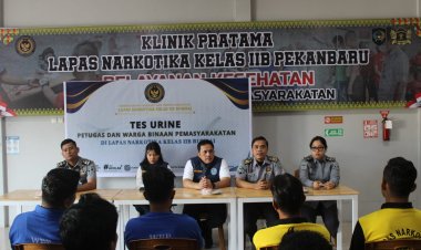 Berantas Narkoba, Lapas Narkotika Rumbai Gelar Test Urine Bagi Pegawai dan WBP